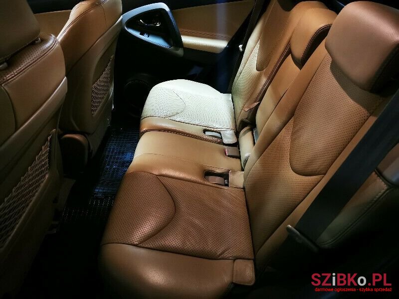 2007' Toyota RAV4 photo #3