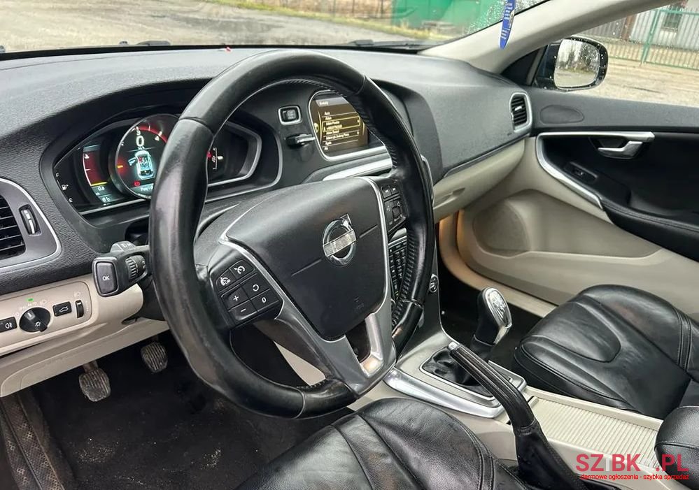 2013' Volvo V40 D2 Summum photo #5