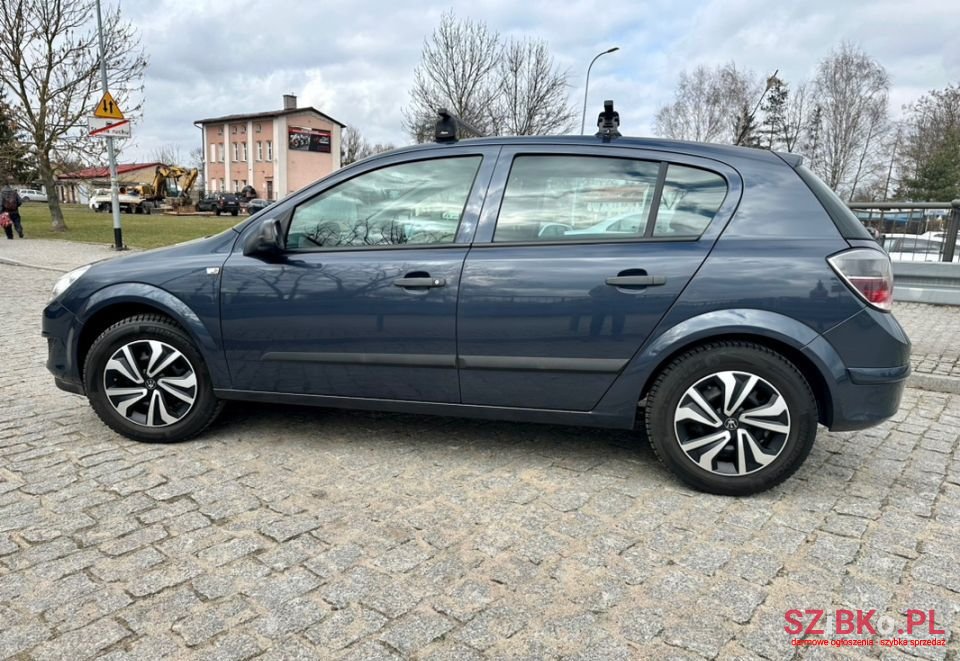 2009' Opel Astra photo #4