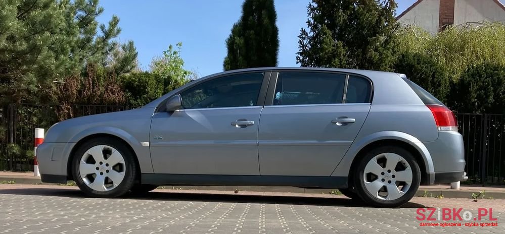 2004' Opel Signum 2.0 T Sport photo #5