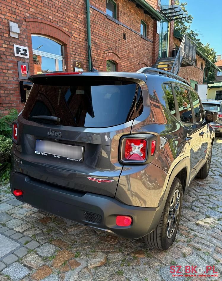 2017' Jeep Renegade photo #4