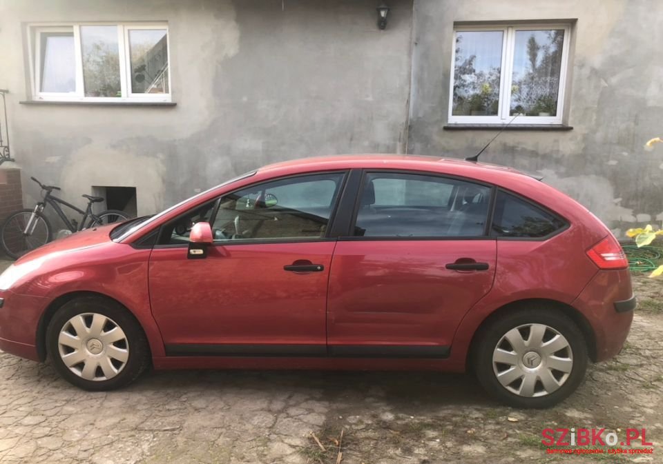 2008' Citroen C4 photo #3