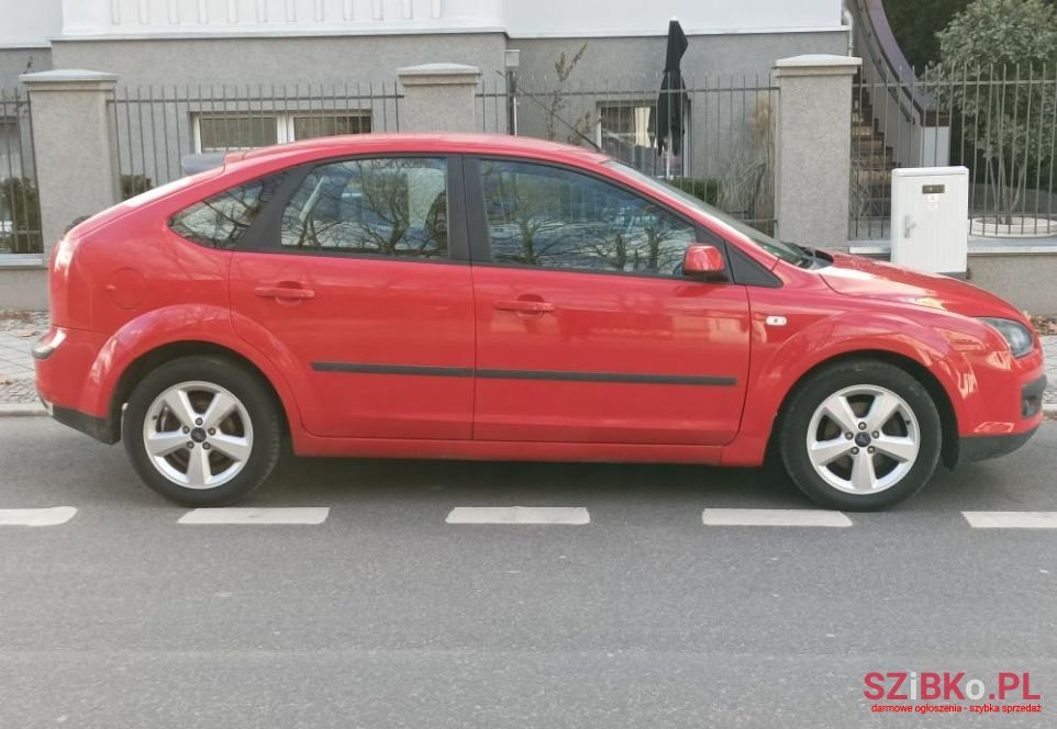 2005' Ford Focus photo #3