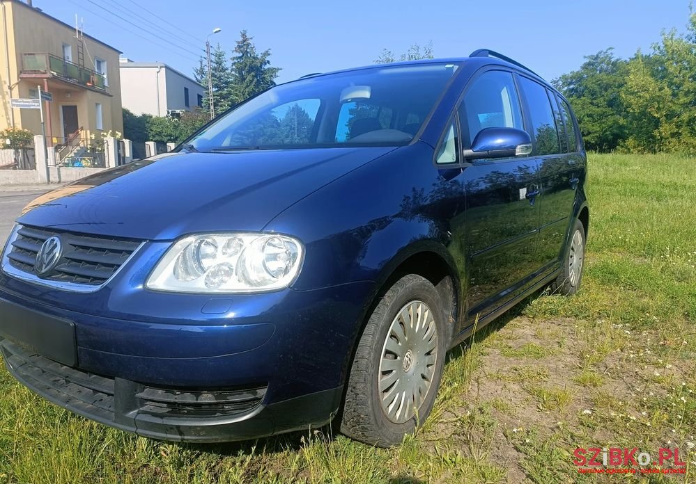2006' Volkswagen Touran photo #2