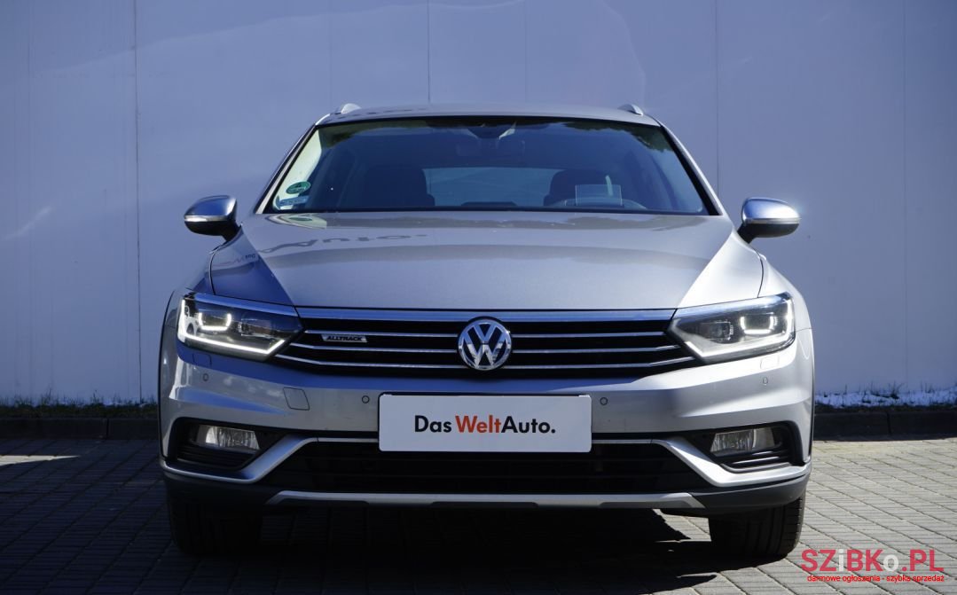 2018' Volkswagen Passat photo #5