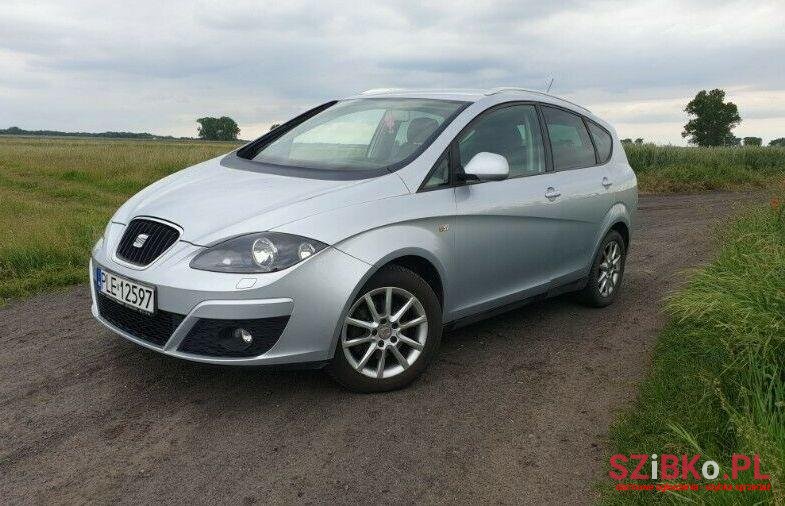 2010' SEAT Altea XL photo #1