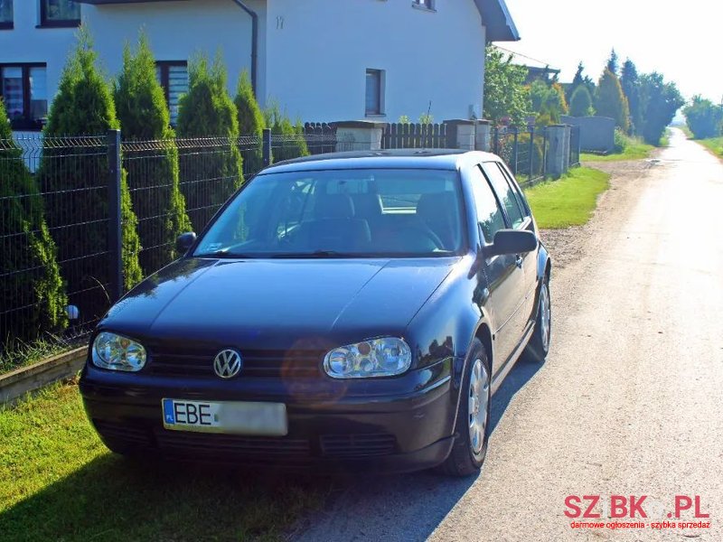 2000' Volkswagen Golf photo #2