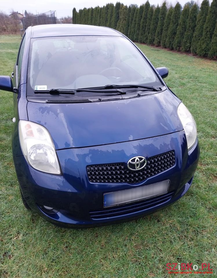 2006' Toyota Yaris 1.3 Vvt-I Sol photo #2