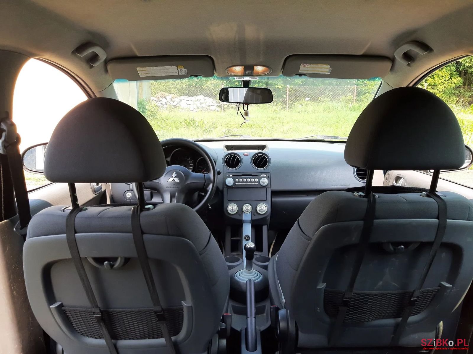 2005' Mitsubishi Colt photo #4