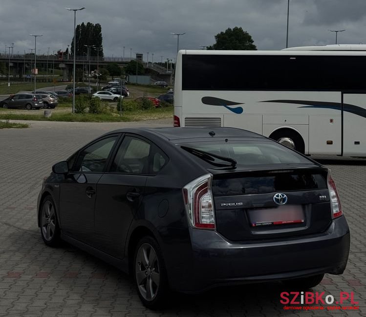 2015' Toyota Prius Hybrid photo #6