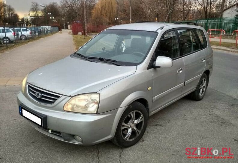 2005' Kia Carens II photo #1