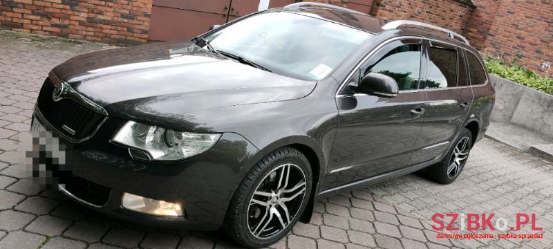 2011' Skoda Superb photo #1
