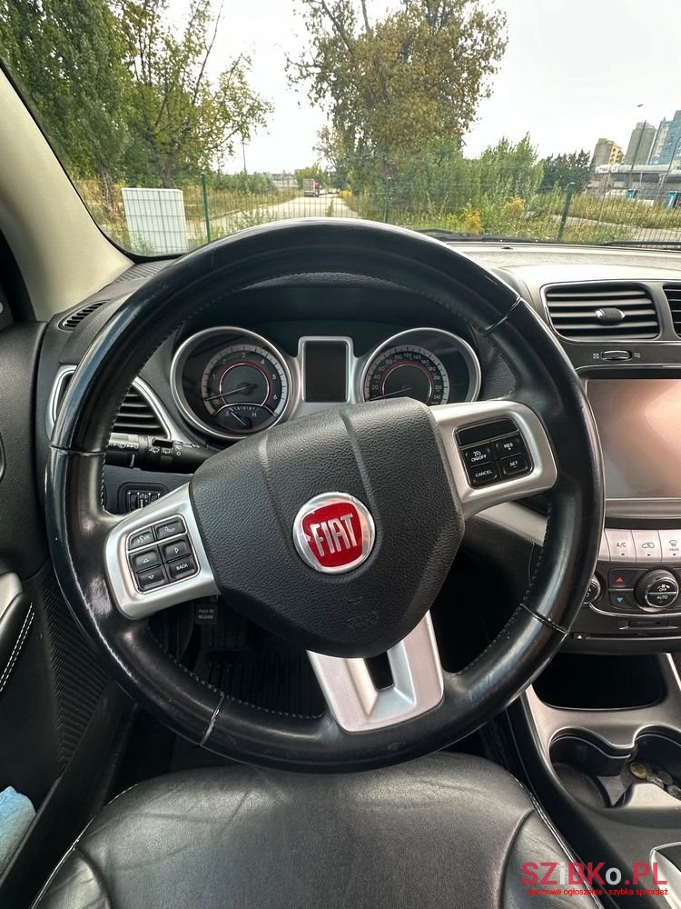 2013' Fiat Freemont photo #4