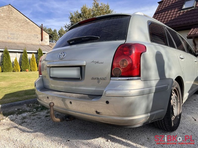 2004' Toyota Avensis 2.0 D-4D Combi photo #5