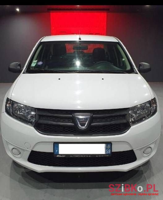 2013' Dacia Logan photo #2