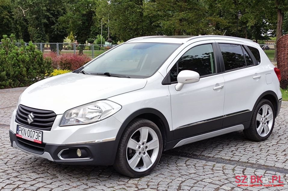 2013' Suzuki Sx4 S-Cross photo #2