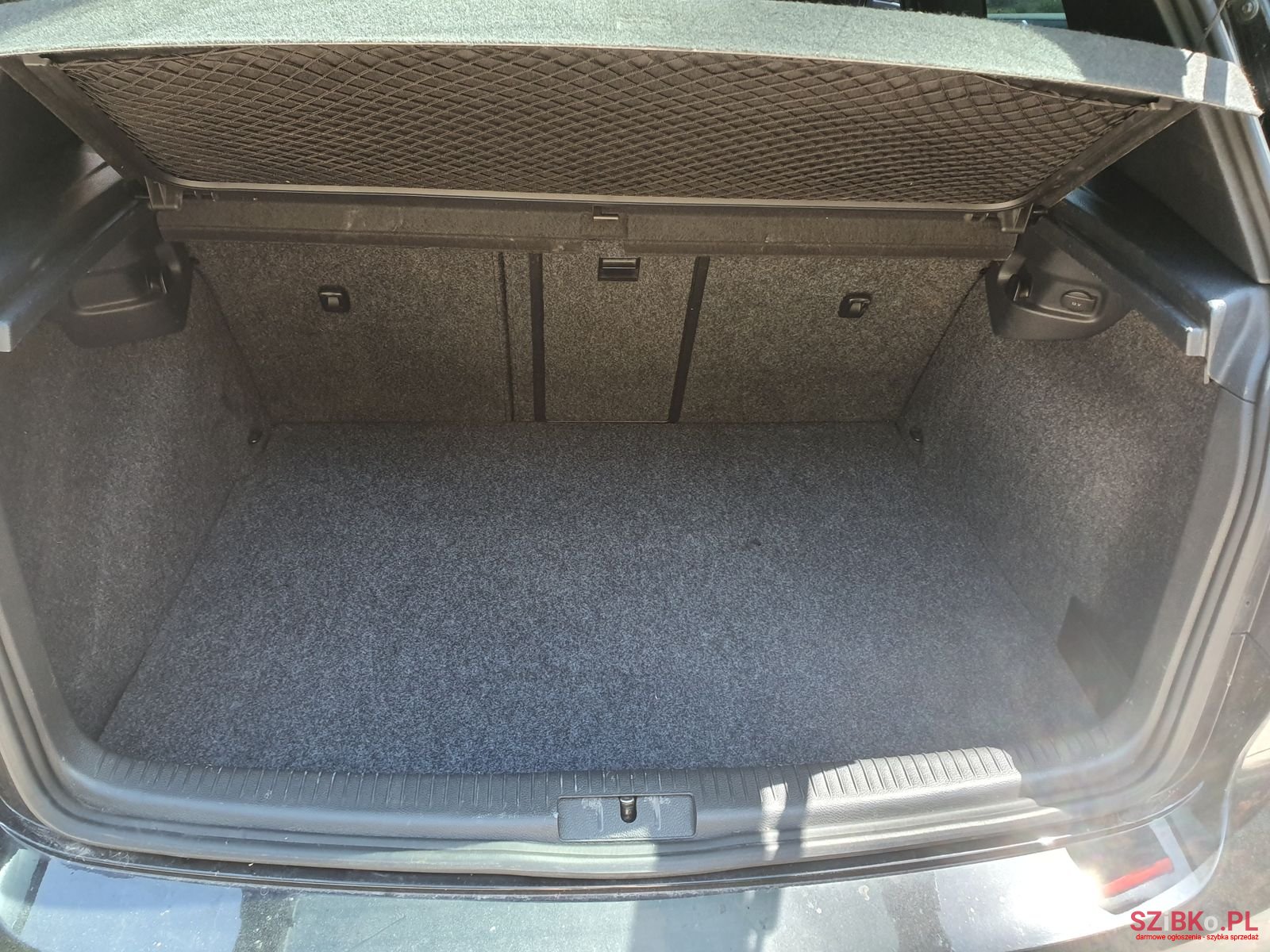 2010' Volkswagen Golf GTI photo #5