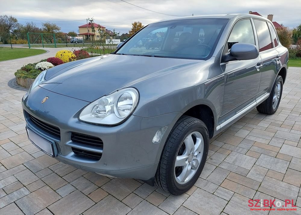 2006' Porsche Cayenne photo #2