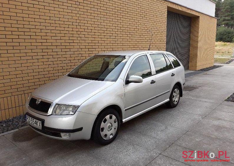 2002' Skoda Fabia photo #1
