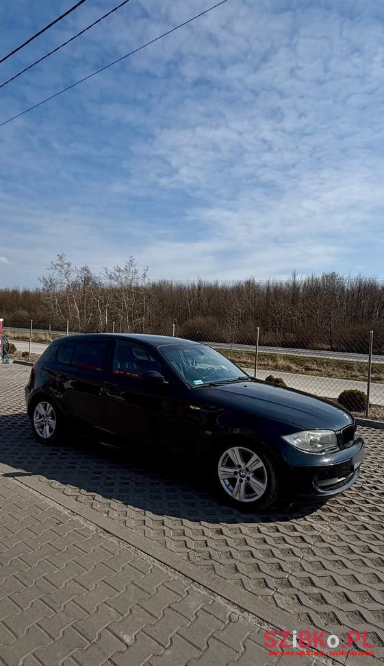 2008' BMW 1 Series photo #6