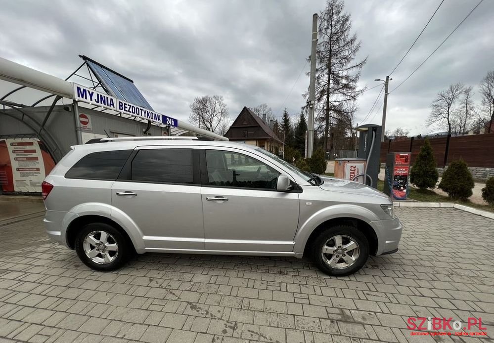 2010' Dodge Journey 2.0 Crd R/T photo #5