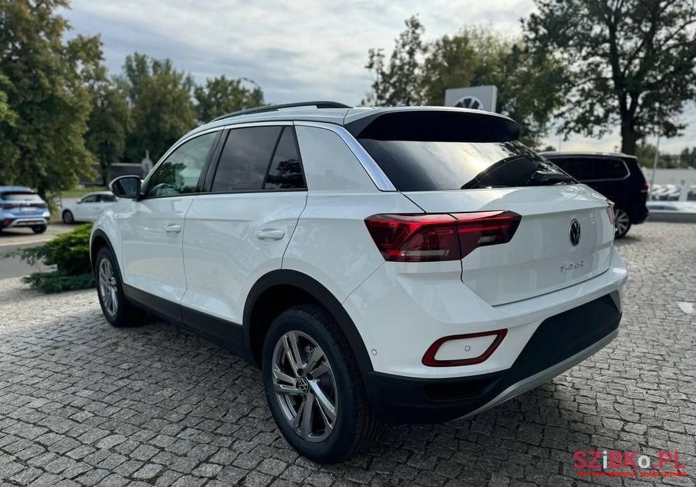 2024' Volkswagen T-Roc photo #6