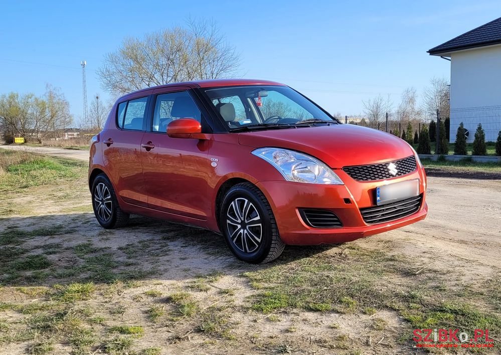 2011' Suzuki Swift photo #4