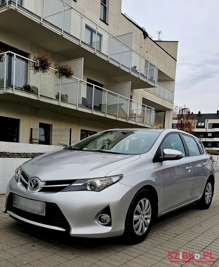 2015' Toyota Auris 1.33 Vvt-I Life photo #3