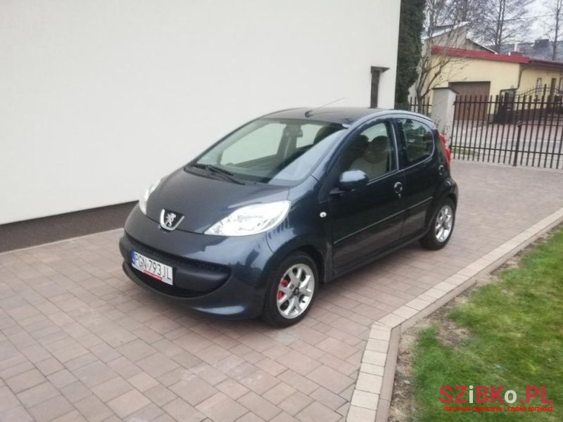 2006' Peugeot 107 photo #1