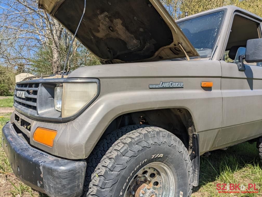1990' Toyota Land Cruiser photo #2
