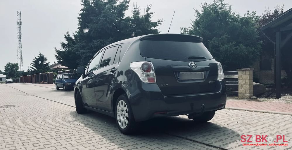 2010' Toyota Verso 2.0 D-4D photo #5