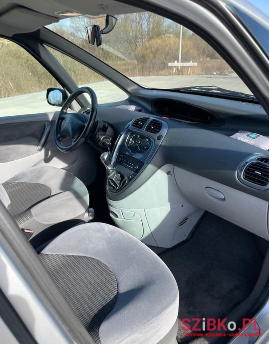 2004' Citroen Xsara Picasso photo #4