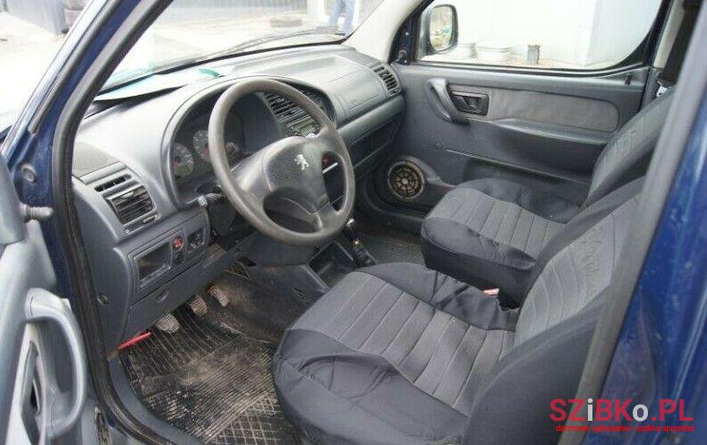 2002' Peugeot Partner photo #2