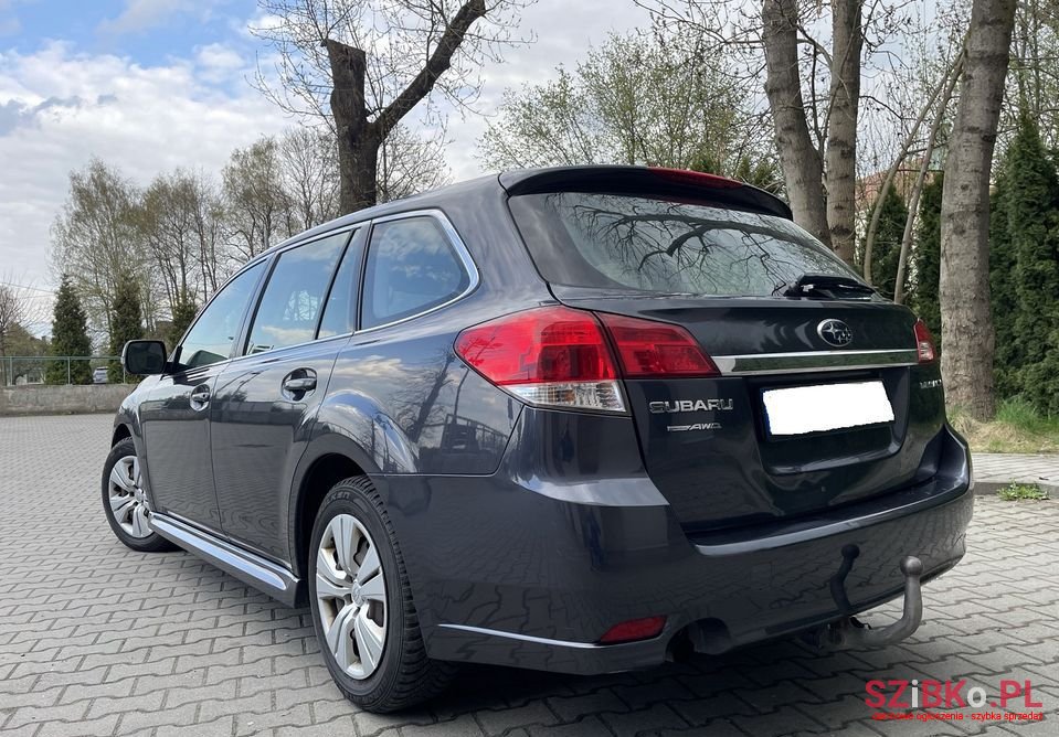 2011' Subaru Legacy photo #3