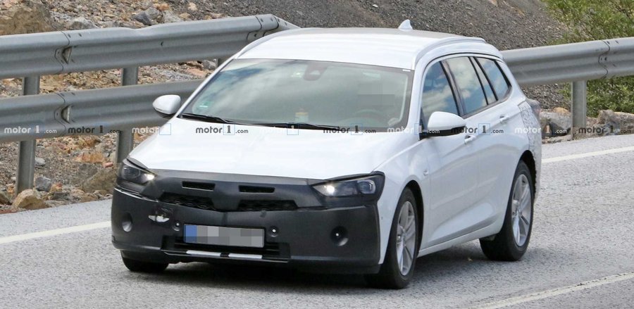 Opel Insignia Sports Tourer Spied Hiding Discreet Facelift