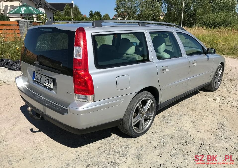 2005' Volvo V70 photo #5