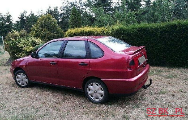 1998' SEAT Cordoba photo #1