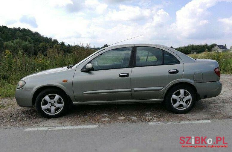 2005' Nissan Almera photo #1