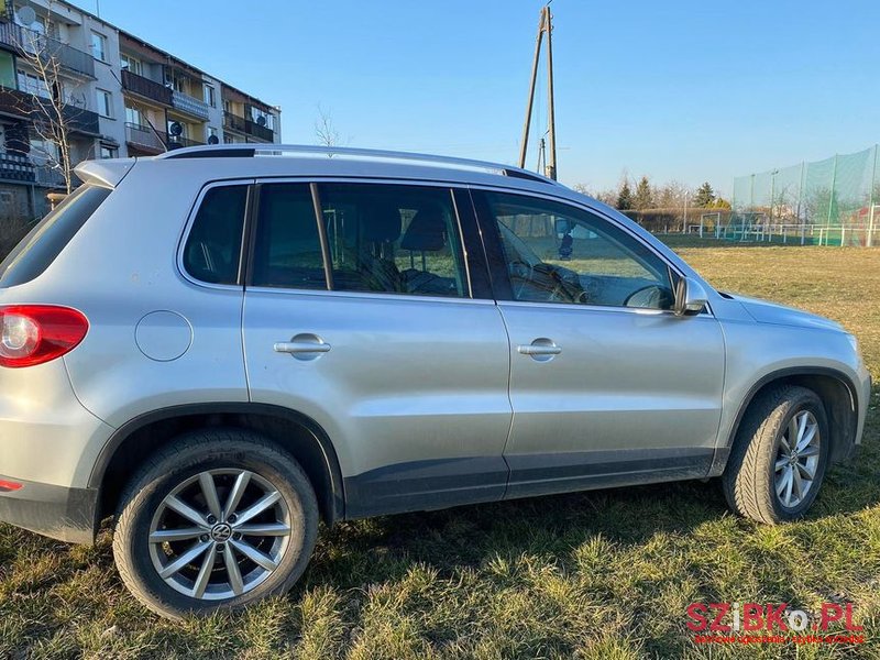 2009' Volkswagen Tiguan photo #3