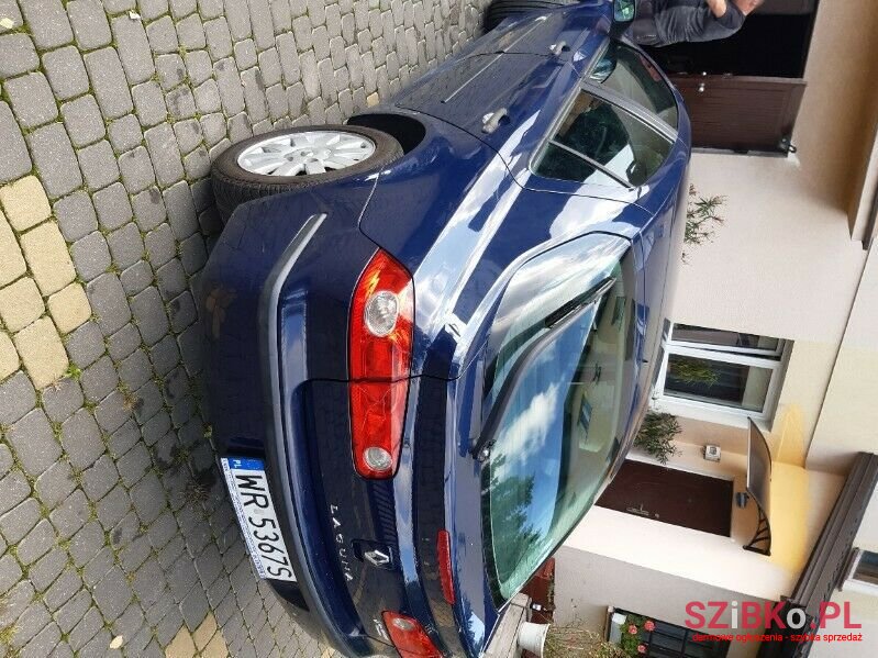 2008' Renault Laguna photo #3