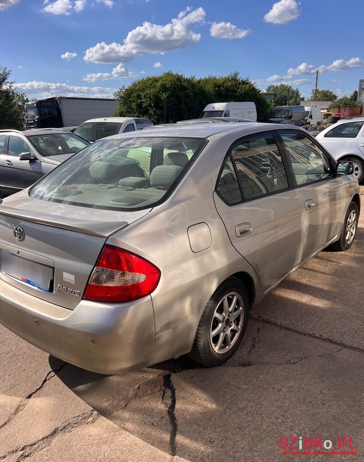 2001' Toyota Prius photo #5
