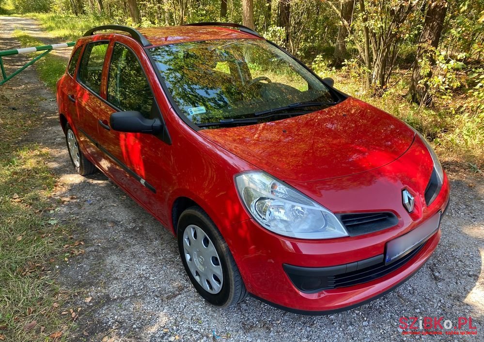 2008' Renault Clio photo #4