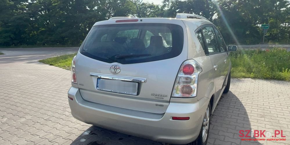 2008' Toyota Corolla Verso photo #2