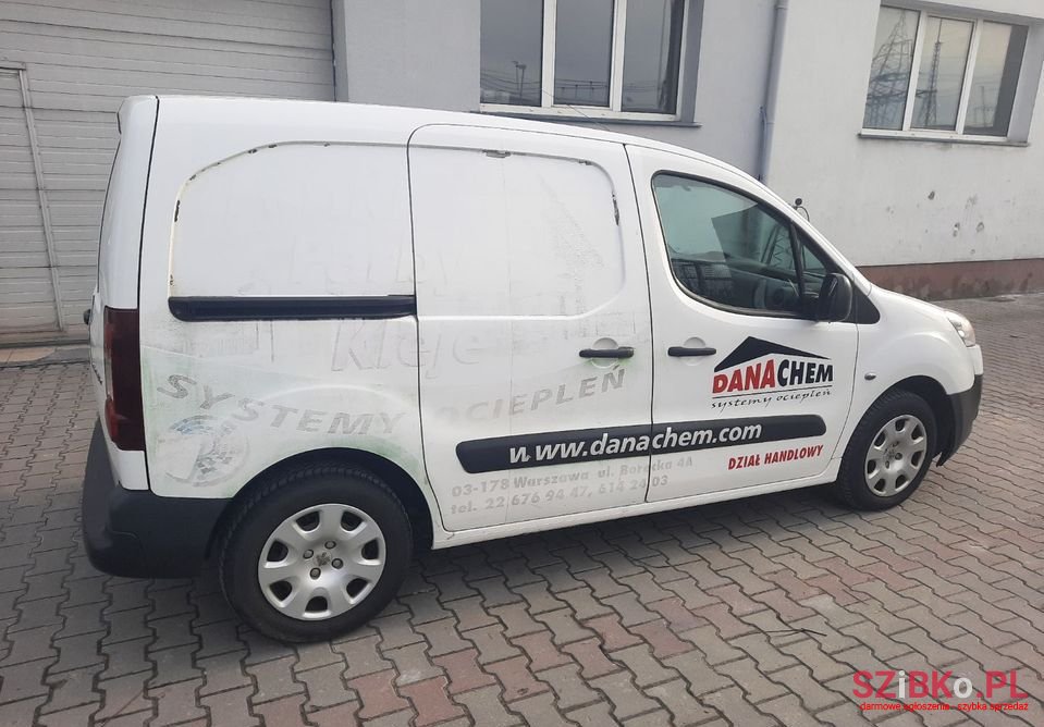 2015' Peugeot Partner photo #6