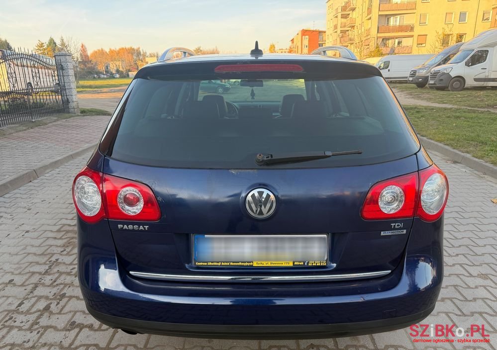 2009' Volkswagen Passat photo #4