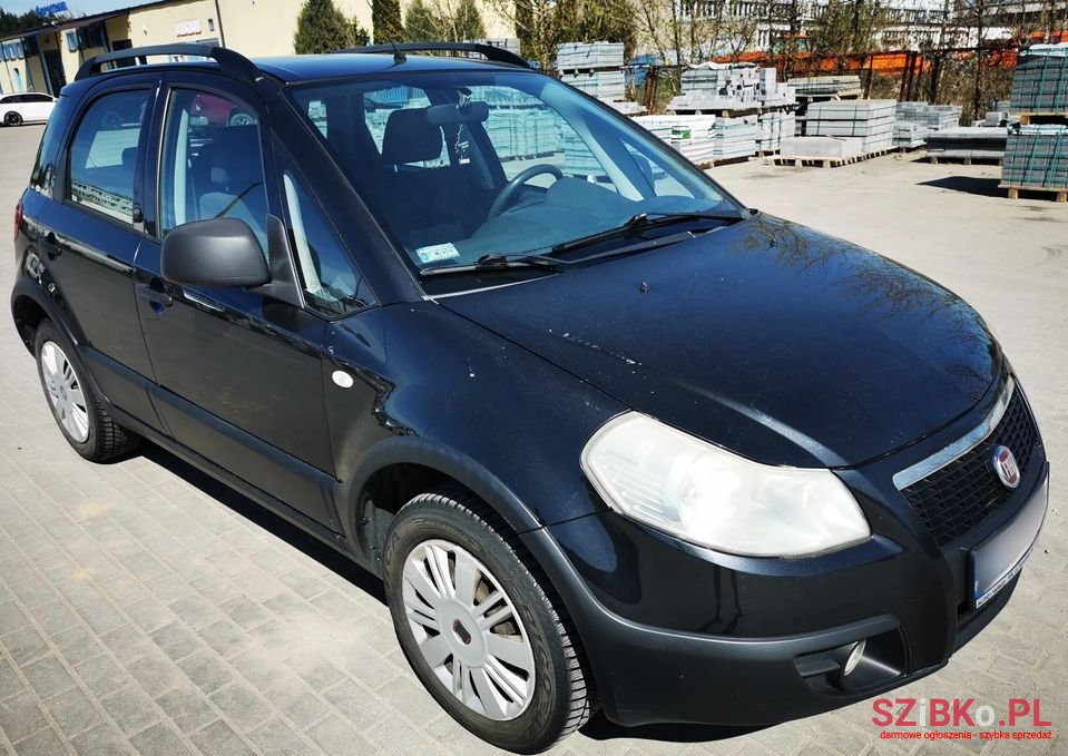 2009' Fiat Sedici photo #2