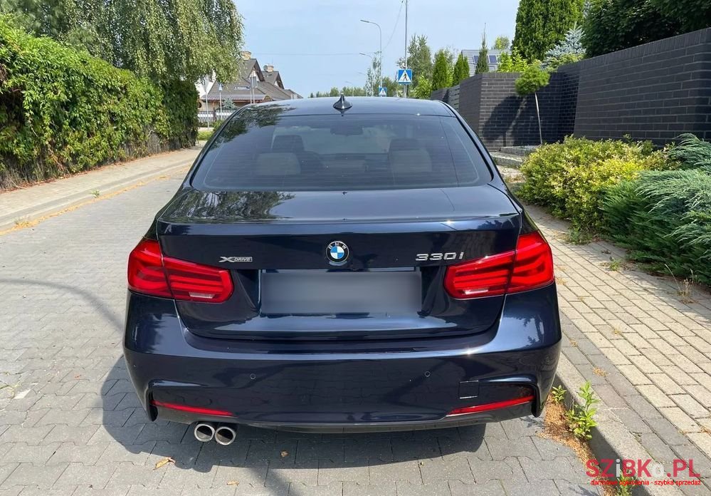 2017' BMW 3 Series photo #5