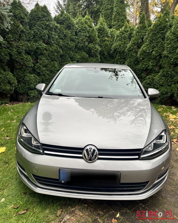 2016' Volkswagen Golf photo #2