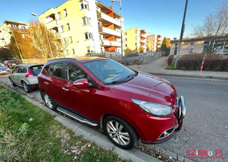 2011' Hyundai ix35 photo #1