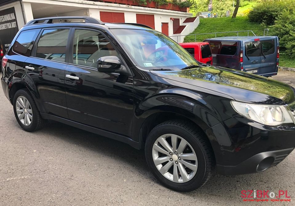 2011' Subaru Forester photo #1